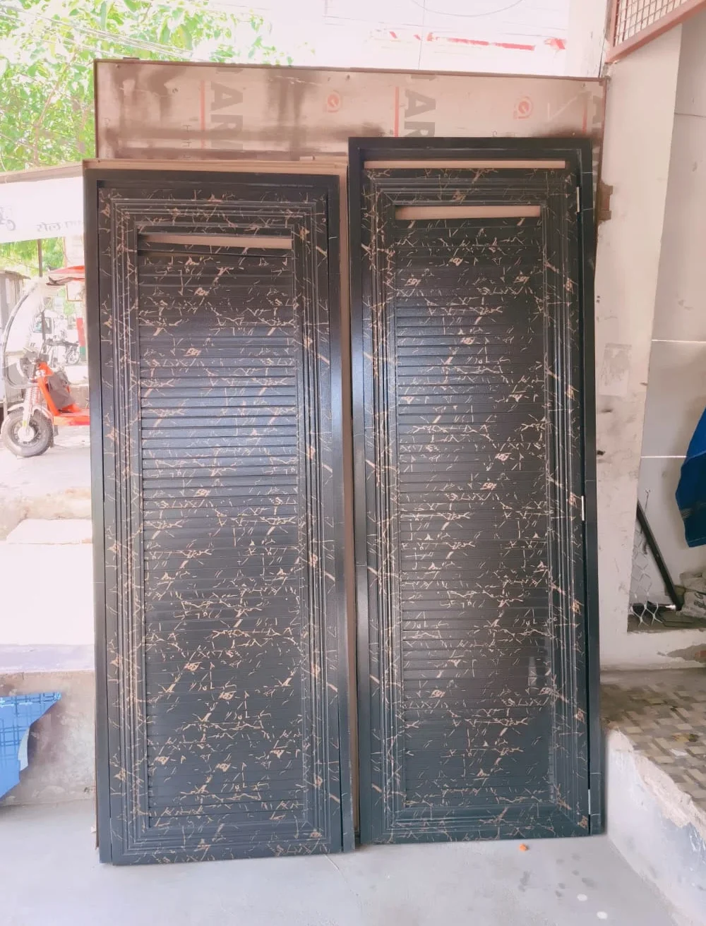 Aluminium gate installation completed in Banda